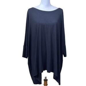 Eileen Fisher Woman black tunic, lagenlook, minimalist, effortless, quiet luxury